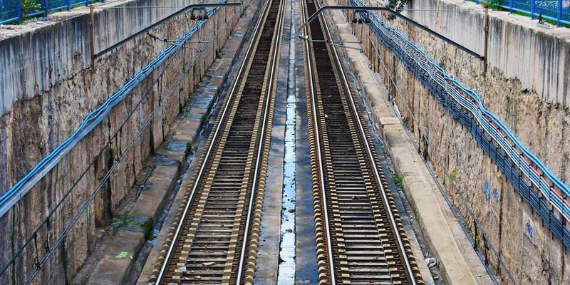 TXL编译器后端优化如何加速物流计算：提升供应链与货运效率的指令选择技术
